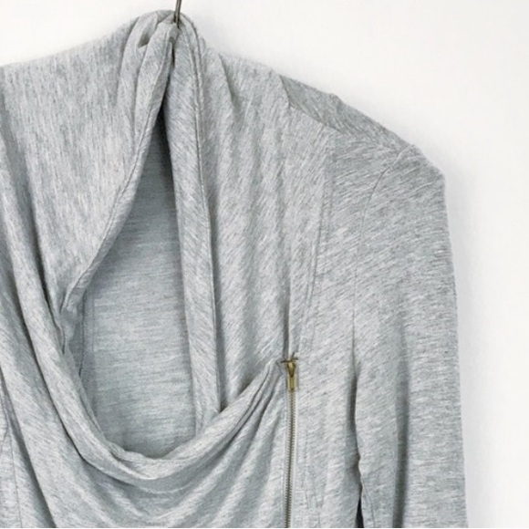 🩶5/$30 Stitchfix Market & Spruce Gray Asymmetrical Zip Cardigan Size Small - Picture 2 of 6